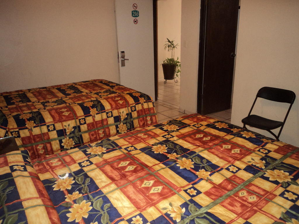 Hotel California Навохоа Екстер'єр фото